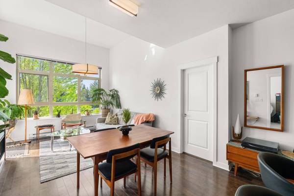15988 26 AVE #406, Surrey, BC V3Z 5K3