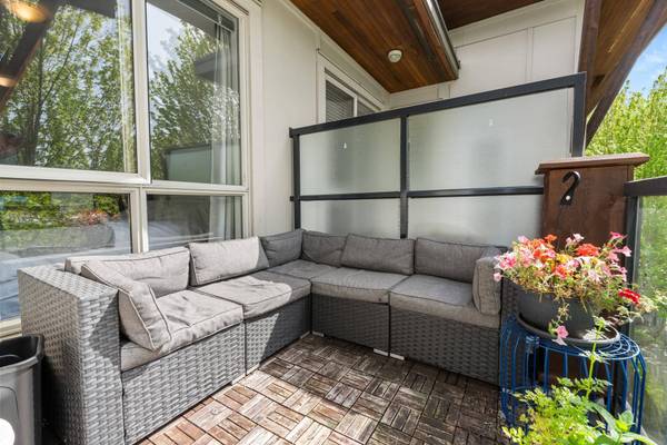 15988 26 AVE #406, Surrey, BC V3Z 5K3