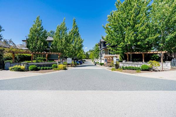18199 70 AVE #94, Surrey, BC V3S 2N9