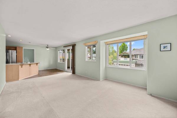 13888 70 AVE #235, Surrey, BC V3W 0R8