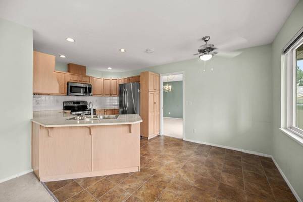 13888 70 AVE #235, Surrey, BC V3W 0R8