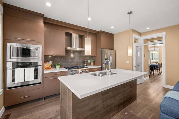 15977 26 AVE #10, Surrey, BC V3Z 2W7