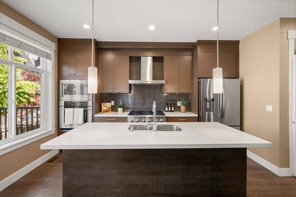 15977 26 AVE #10, Surrey, BC V3Z 2W7
