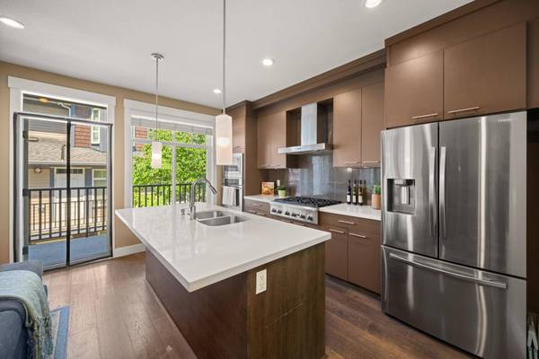 15977 26 AVE #10, Surrey, BC V3Z 2W7
