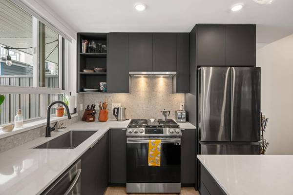 7920 206 ST #401, Langley, BC V2Y 3X1