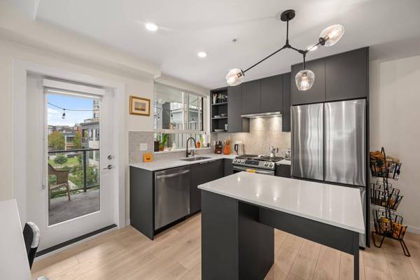 7920 206 ST #401, Langley, BC V2Y 3X1