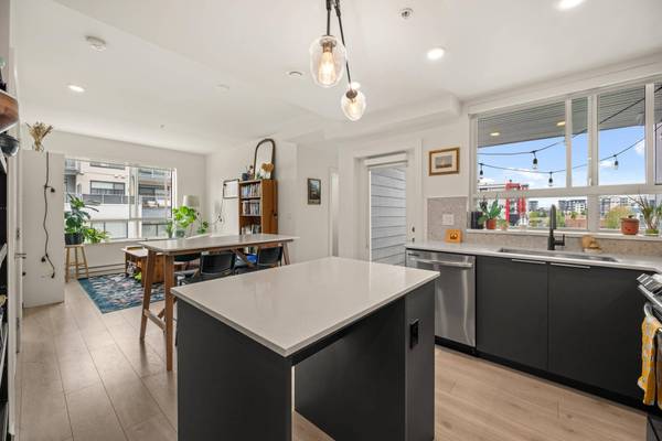 7920 206 ST #401, Langley, BC V2Y 3X1