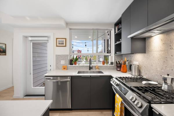 7920 206 ST #401, Langley, BC V2Y 3X1