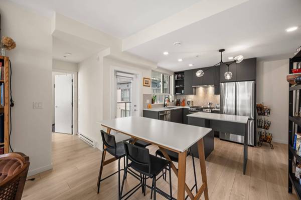 7920 206 ST #401, Langley, BC V2Y 3X1