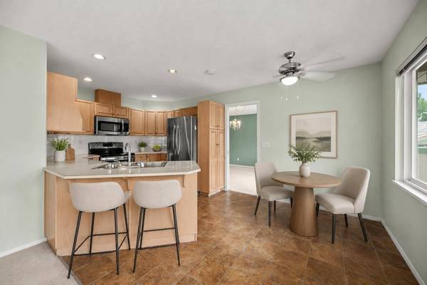 13888 70 AVE #235, Surrey, BC V3W 0R8