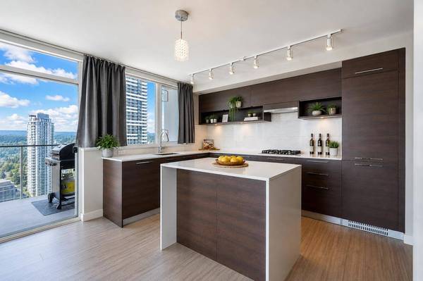 570 Emerson ST #2002, Coquitlam, BC V3J 0G3