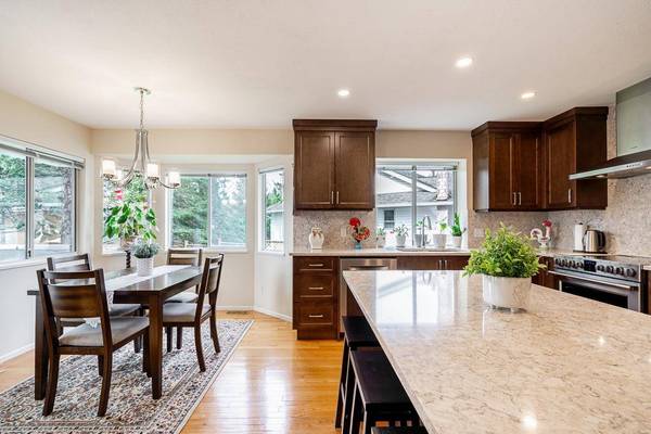 13560 15a AVE, Surrey, BC V4A 8Z9