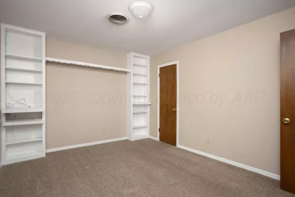 1103 CREEKMERE DR, Canyon, TX 79015