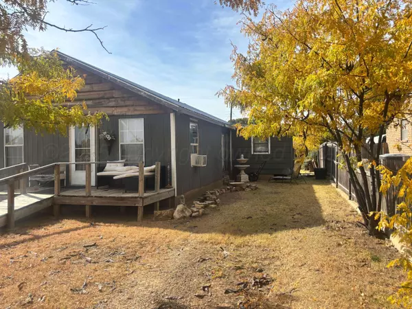 522 Allen AVE, Stinnett, TX 79083