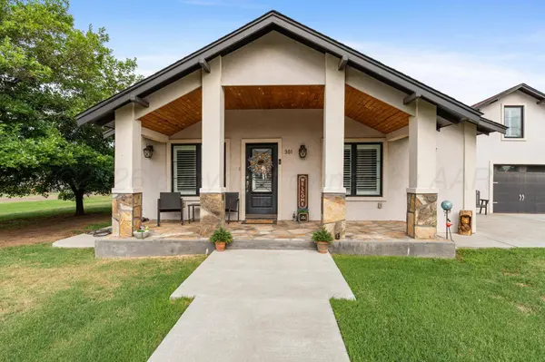 301 SHELTON AVE, Groom, TX 79039