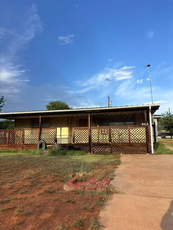 221 Sage LN, Childress, TX 79201