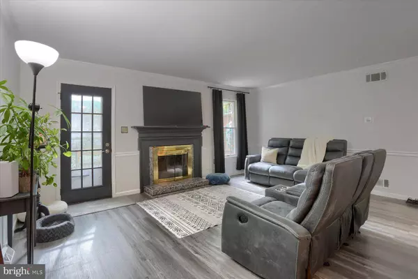 31 FAIRFAX VLG S, Harrisburg, PA 17112