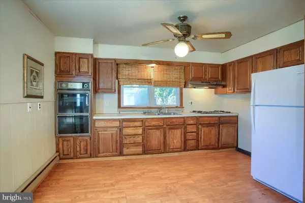 6123 NASSAU RD, Harrisburg, PA 17112