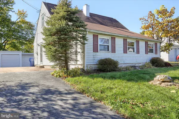 6123 NASSAU RD, Harrisburg, PA 17112