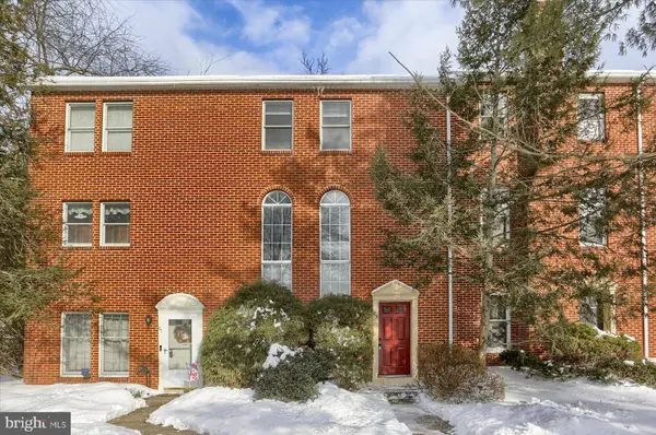 85 FAIRFAX VLG, Harrisburg, PA 17112