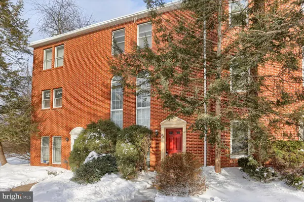 85 FAIRFAX VLG, Harrisburg, PA 17112