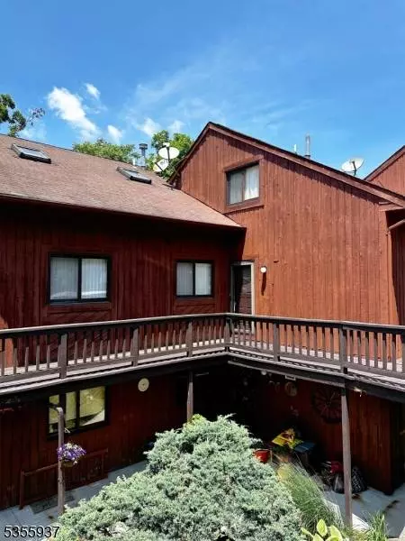 5 Powderhorn Ct #8, Vernon Twp., NJ 07462