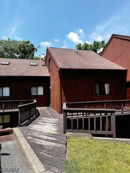 5 Powderhorn Ct #8, Vernon Twp., NJ 07462