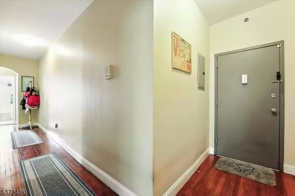 5 Pomona Ave #3C, Newark City, NJ 07112