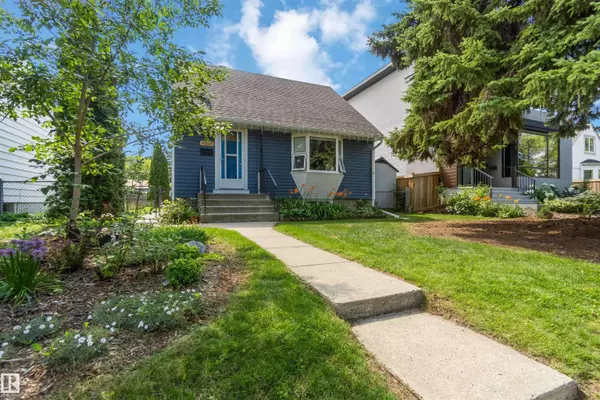 9347 73 AV NW, Edmonton, AB T6E 1A8