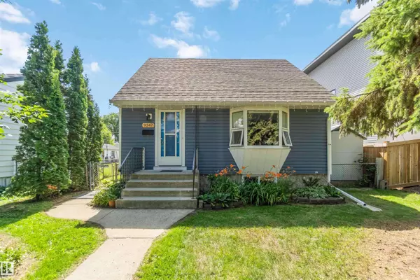 9347 73 AV NW, Edmonton, AB T6E 1A8