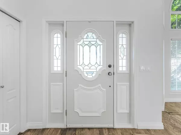 436 OLSEN CL NW, Edmonton, AB T6R 1L1