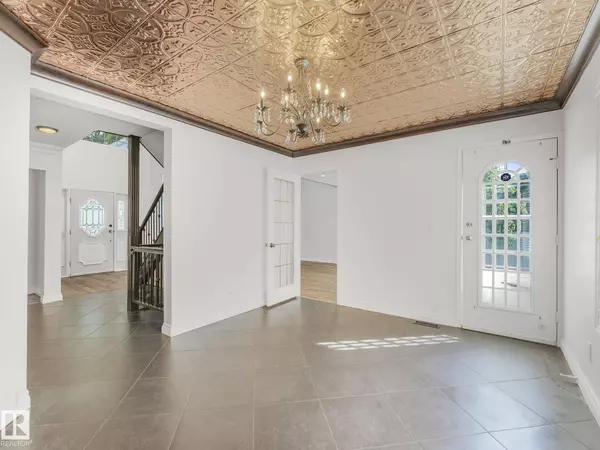 436 OLSEN CL NW, Edmonton, AB T6R 1L1