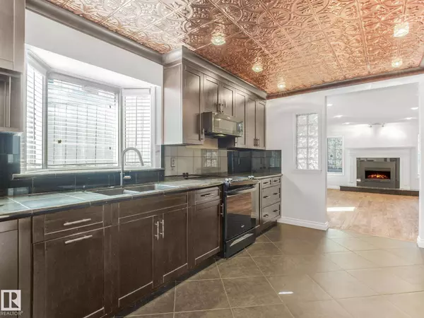 436 OLSEN CL NW, Edmonton, AB T6R 1L1