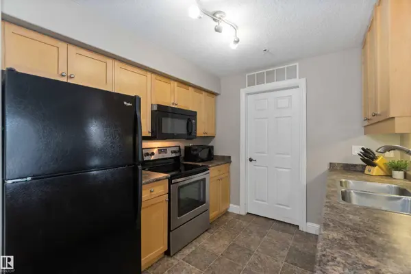 #210 13111 140 AV NW, Edmonton, AB T6V 0B1