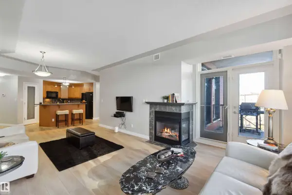 #402 9020 JASPER AV NW, Edmonton, AB T5H 3S8