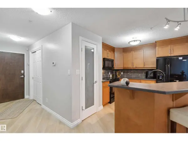 #402 9020 JASPER AV NW, Edmonton, AB T5H3S8