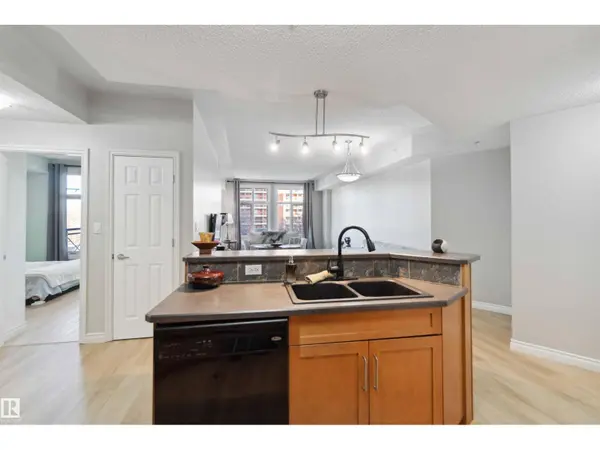 #402 9020 JASPER AV NW, Edmonton, AB T5H3S8