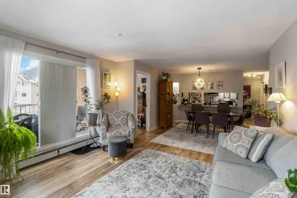 #329 17447 98A AV NW, Edmonton, AB T5T 6M4