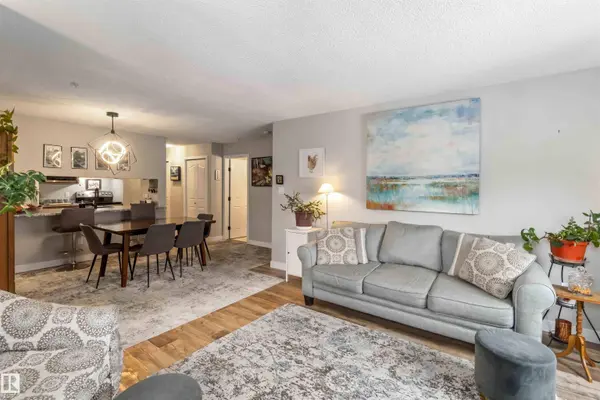 #329 17447 98A AV NW, Edmonton, AB T5T 6M4