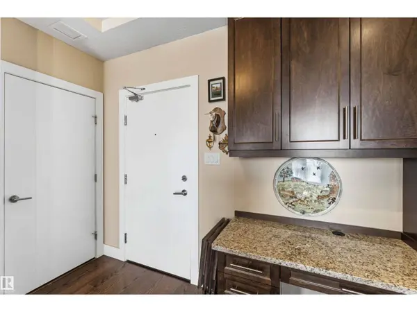 #212 11080 ELLERSLIE RD SW, Edmonton, AB T6W2C2