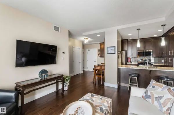 #212 11080 ELLERSLIE RD SW, Edmonton, AB T6W 2C2