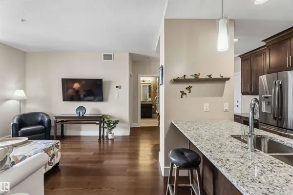 #212 11080 ELLERSLIE RD SW, Edmonton, AB T6W 2C2