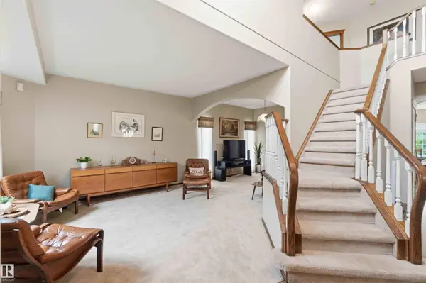 1080 WEDGEWOOD BV NW, Edmonton, AB T6M 2L6