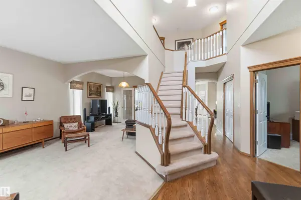 1080 WEDGEWOOD BV NW, Edmonton, AB T6M 2L6