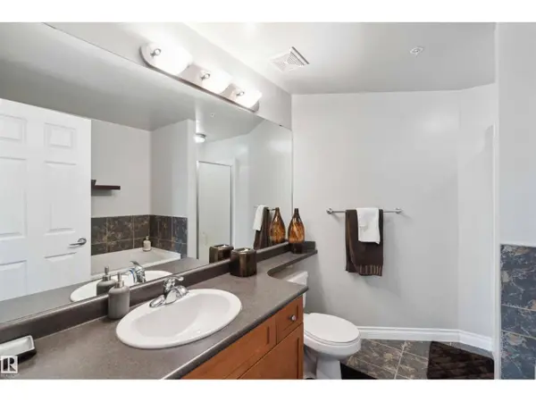 #402 9020 JASPER AV NW, Edmonton, AB T5H3S8