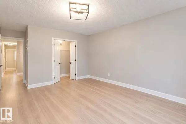 #329 17447 98A AV NW, Edmonton, AB T5T 6M4
