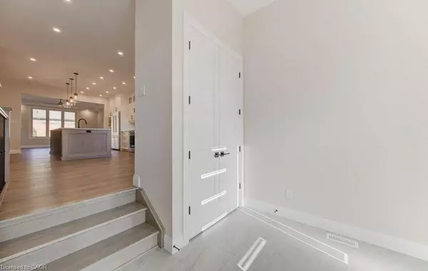 80 South Parkwood Boulevard, Elmira, ON N3B 0C8