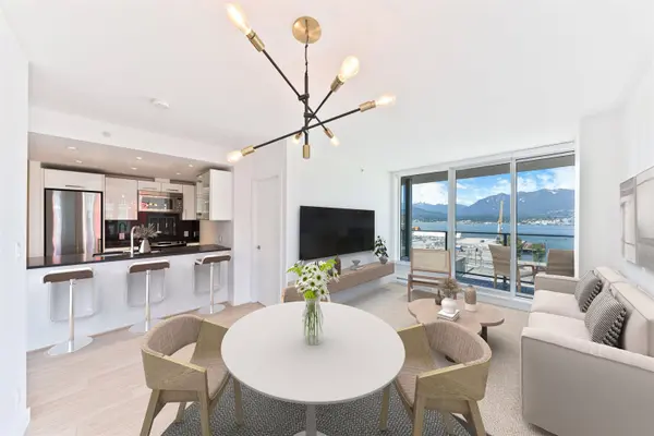 933 E Hastings ST #1004, Vancouver, BC V6A 0G6
