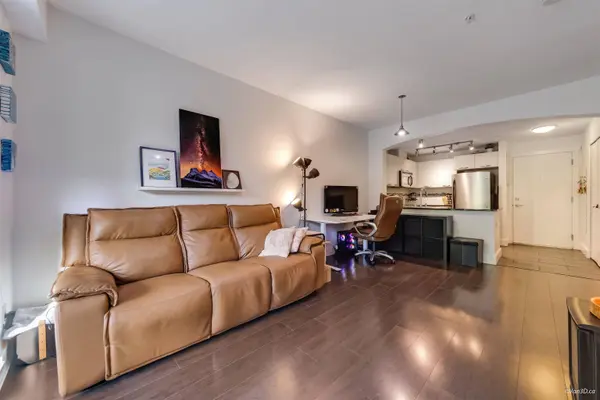 7418 Byrnepark WALK #301, Burnaby, BC V3N 0B3