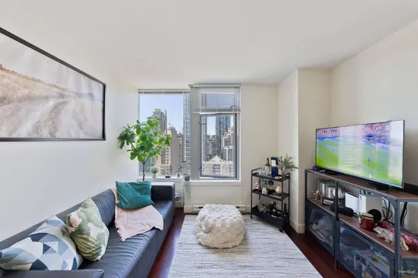 1255 Seymour ST #2204, Vancouver, BC V6B 0H1